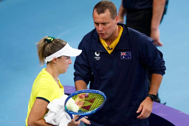 TENNIS UNITED CUP SYDNEY, Team Australia captain Lleyton Hewitt talks to Storm Hunter of Team Australia after winning her first game in her Group D singles match against Malene Helgo of Team Norway during day two of the 2026 United Cup at Ken Rosewall Arena in Sydney, Saturday, January 3, 2026. ( NO ARCHIVING, EDITORIAL USE ONLY SYDNEY NEW SOUTH WALES AUSTRALIA  Copyright: xMARKxEVANSx 20260103147481808731