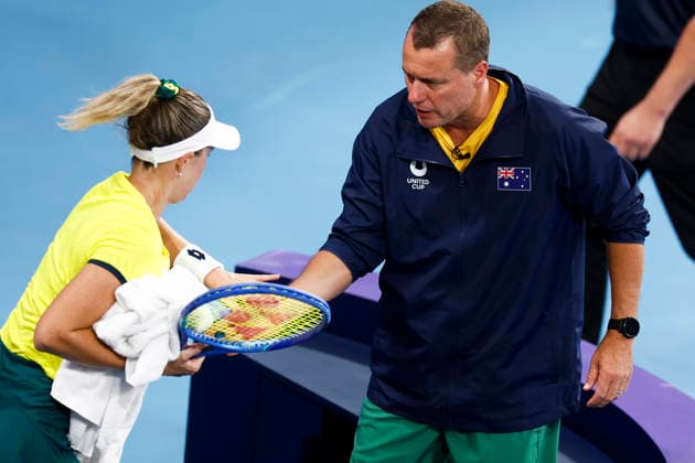 TENNIS UNITED CUP SYDNEY, Team Australia captain Lleyton Hewitt talks to Storm Hunter of Team Australia after winning her first game in her Group D singles match against Malene Helgo of Team Norway during day two of the 2026 United Cup at Ken Rosewall Arena in Sydney, Saturday, January 3, 2026. ( NO ARCHIVING, EDITORIAL USE ONLY SYDNEY NEW SOUTH WALES AUSTRALIA  Copyright: xMARKxEVANSx 20260103173459055620