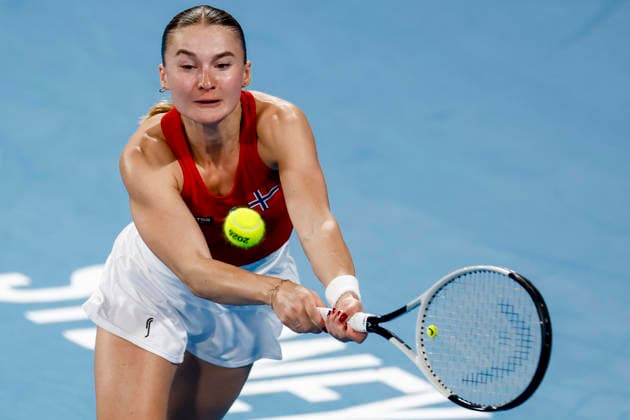 TENNIS UNITED CUP SYDNEY, Malene Helgo of Team Norway plays a backhand in her Group D singles match against Storm Hunter of Team Australia during day two of the 2026 United Cup at Ken Rosewall Arena in Sydney, Saturday, January 3, 2026. ( NO ARCHIVING, EDITORIAL USE ONLY SYDNEY NEW SOUTH WALES AUSTRALIA  Copyright: xMARKxEVANSx 20260103199441044582
