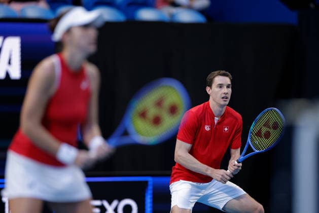 TENNIS UNITED CUP PERTH, Belinda Bencic and Jakub Paul of Switzerland in action against Tiantsoa Rakotomanga Rajaonah and Edouard Roger-Vasselin of France during the United Cup day two doubles match between Switzerland and France at RAC Arena in Perth, Saturday, January 3, 2026. ( NO ARCHIVING, EDITORIAL USE ONLY PERTH WESTERN AUSTRALIA AUSTRALIA  Copyright: xRICHARDxWAINWRIGHTx 20260103131649271002