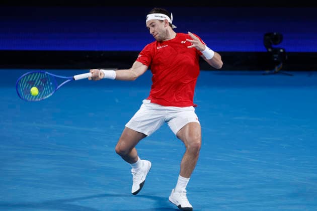 TENNIS UNITED CUP SYDNEY, Casper Ruud of Team Norway plays a forehand in his Group D singles match against Alex de Minaur of Team Australia during day two of the 2026 United Cup at Ken Rosewall Arena in Sydney, Saturday, January 3, 2026. ( NO ARCHIVING, EDITORIAL USE ONLY SYDNEY NEW SOUTH WALES AUSTRALIA  Copyright: xMARKxEVANSx 20260103114439516337
