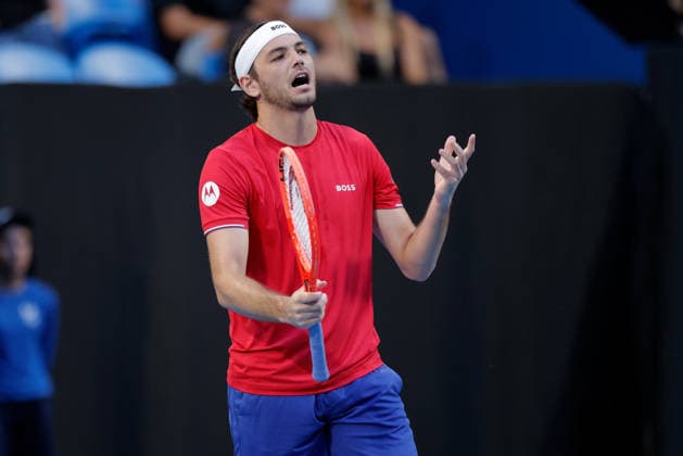 TENNIS UNITED CUP PERTH, Taylor Fritz of the USA in action against Sebastian Baez of Argentina during the United Cup day two match between the USA and Argentina at RAC Arena in Perth, Saturday, January 3, 2026. ( NO ARCHIVING, EDITORIAL USE ONLY PERTH WESTERN AUSTRALIA AUSTRALIA  Copyright: xRICHARDxWAINWRIGHTx 20260103146251322960