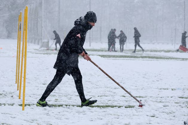 DEU, DFL, 2 FBL Hertha BSC, training, snow, 03 01 2026, Sportforum, Berlin, DEU, DFL, 2 FBL Hertha BSC, training, snow, in the picture fitness trainer Hendrik Vieth Hertha BSC DFL regulations prohibit any use of Photographs as image sequences and or quasi video nordphotoxGmbHx xEngler nph00076
