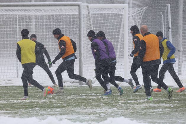 DEU, DFL, 2 FBL Hertha BSC, Training, Snow, 03 01 2026, Sportforum, Berlin, DEU, DFL, 2 FBL Hertha BSC, Training, Snow, im Bild Hertha Spielerkreis DFL regulations prohibit any use of Photographs as image sequences and or quasi video nordphotoxGmbHx xEngler nph00076