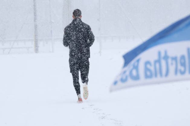 DEU, DFL, 2 FBL Hertha BSC, Training, Snow, 03 01 2026, Sportforum, Berlin, DEU, DFL, 2 FBL Hertha BSC, Training, Snow, im Bild Tjark Ernst Hertha BSC Berlin 1 DFL regulations prohibit any use of Photographs as image sequences and or quasi video nordphotoxGmbHx xEngler nph00076