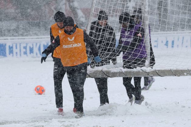 DEU, DFL, 2 FBL Hertha BSC, Training, Snow, 03 01 2026, Sportforum, Berlin, DEU, DFL, 2 FBL Hertha BSC, Training, Snow, im Bild Tortraeger DFL regulations prohibit any use of Photographs as image sequences and or quasi video nordphotoxGmbHx xEngler nph00076