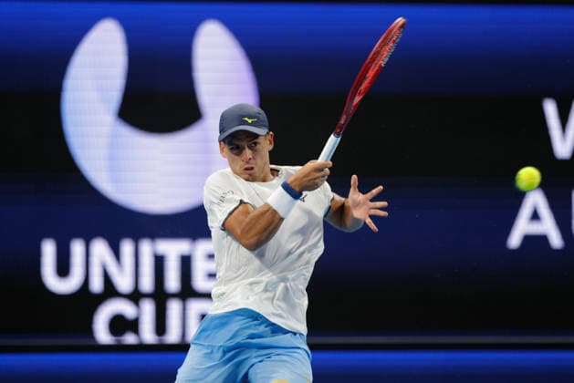 TENNIS UNITED CUP PERTH, Sebastian Baez of Argentina in action against Taylor Fritz of the USA during the United Cup day two match between the USA and Argentina at RAC Arena in Perth, Saturday, January 3, 2026. ( NO ARCHIVING, EDITORIAL USE ONLY PERTH WESTERN AUSTRALIA AUSTRALIA  Copyright: xRICHARDxWAINWRIGHTx 20260103175956159852