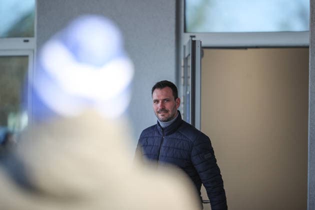 First, Mario Eggimann Karlsruher SC, Managing Director Sport is the first to come out to the fans, Karlsruher SC Football, 2 Bundesliga, training kick-off second half of the season, 2025 2026, 03 01 2026, DFL REGULATES PROHIBIT ANY USE OF PHOTOGRAPHS AS IMAGE SEQUENCES AND OR QUASI VIDEO, Karlsruher SC Football, 2 Bundesliga, training kick-off second half of the season, 2025 2026, 03 01 2026 Karlsruhe Copyright: xEibner-Pressefoto JanxPrihodax EP_JPA