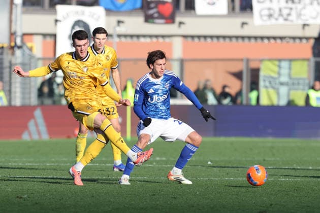 ComoÕs UdineseÕs Lennon Miller during the Serie A soccer match between Como and Udinese at the Giuseppe Sinigaglia stadium in Como, north Italy - January 3, 2026 - Soccer.  Copyright: xAntonioxSaiai LaPressex