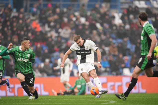 Parma s Mateo Pellegrino Casalanguida goal 1-1 during the Serie A soccer match between Sassuolo and Parma at the Mapei Stadium Cittˆ del Tricolore in Reggio Emilia, north Italy - Saturday, January 3, 2026 - - Soccer -  Copyright: xMassimoxPaolone LaPressex