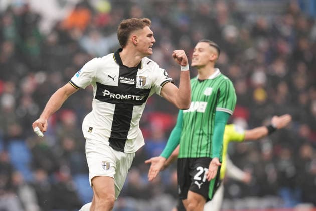 Parma s Mateo Pellegrino Casalanguida celebrates after scoring the 1-1 goal for his team during the Serie A soccer match between Sassuolo and Parma at the Mapei Stadium Cittˆ del Tricolore in Reggio Emilia, north Italy - Saturday, January 3, 2026 - - Soccer -  Copyright: xMassimoxPaolone LaPressex