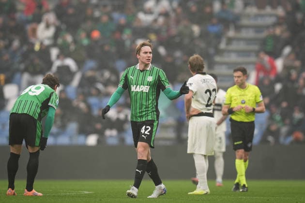 SassuoloÕs Kristian Thorstvedt celebrates after scoring the 1-0 goal for his team during the Serie A soccer match between Sassuolo and Parma at the Mapei Stadium Cittˆ del Tricolore in Reggio Emilia, north Italy - Saturday, January 3, 2026 - - Soccer -  Copyright: xMassimoxPaolone LaPressex
