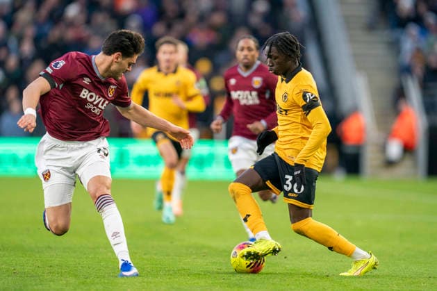 Wolverhampton Wanderers v West Ham United, Premier League Wolverhampton Wanderers midfielder Mateus ManÃ (36) and West Ham United defender Konstantinos Mavropanos (15) during the Wolverhampton Wanderers v West Ham United Premier League match at Molineux Stadium, Wolverhampton, England on 3 January 2026 Credit: Alex Young Every Second Media Editorial use only. All images are copyright Every Second Media Limited. No images may be reproduced without prior permission. All rights reserved. Premier League and Football League images are subject to licensing agreements with Football DataCo Limited. see https: www.football-dataco.com Copyright: xIMAGO EveryxSecondxMediax ESM-1733-0062 AlexxYoungx xEveryxSecondxMediax