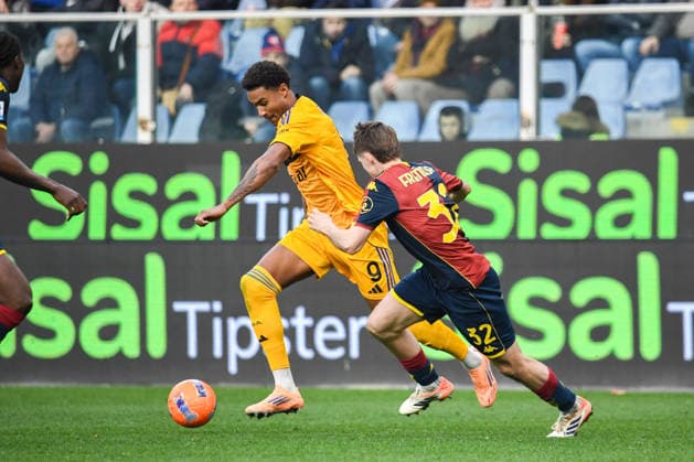 CALCIO - Serie A - Genoa CFC vs Pisa SC Henrik Meister (Pisa) hampered by Morten Wetche Frendrup (Genoa) during Genoa CFC vs Pisa SC, Italian soccer Serie A match in Genoa, Italy, January 03 2026 Genoa Italy  Copyright: xIPAxSport ABACAx
