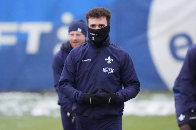 Sergio Lopez SV Darmstadt 98 is cold 03 01 2026 2 Bundesliga, season 25 26 SV Darmstadt 98 training kick-off, Stadion am Boellenfalltor, emonline, emspor,