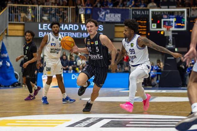Counterattack by Kaya Bayram Tigers Tuebingen, 05 Vincent Shahid HAKRO Merlins Crailsheim, 99 GER, HAKRO Merlins Crailsheim vs Tigers Tuebingen, Basketball, BARMER 2 Bundesliga Bundesliga, Pro A, Season 2025 2026, 16 Matchday, 03 01 2026 GER, HAKRO Merlins Crailsheim vs Tigers Tuebingen, Basketball, BARMER 2 Bundesliga Bundesliga, Pro A, Season 2025 2026, 16 Matchday, 03 01 2026 Ilshofen Copyright: xEibner-Pressefoto ArdanxFuessmanx EP_AFN