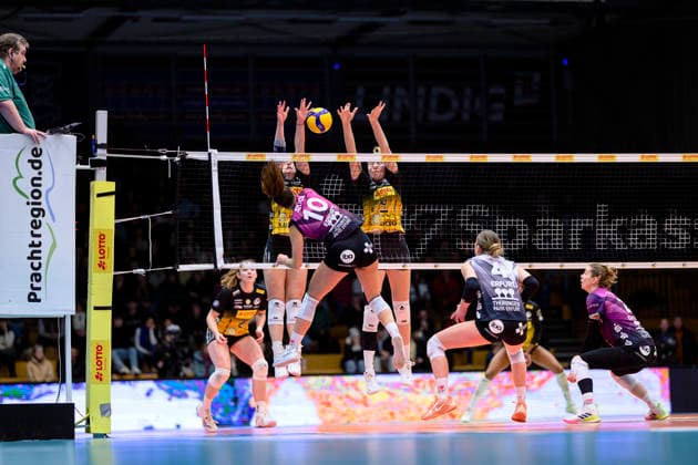 Lara, Nagels Zuspiel, VfB Suhl LOTTO Thueringen, 3 , Roosa, Laakkonen Mittelblock, VfB Suhl LOTTO Thueringen, 4 , Irene, Monika, Brancuska Diagonalangriff, VfB Suhl LOTTO Thueringen, 25 GER, Thueringen, VfB Suhl LOTTO Thueringen vs Schwarz Weiss Erfurt, Volleyball, Volleyball Bundesliga, Spielnr 2084, Saturday, 03 01 2026 GER, Thuringia, VfB Suhl LOTTO Thüringen vs. Schwarz Weiss Erfurt, Volleyball, Volleyball Bundesliga, Spielnr 2084, Saturday, 03 01 2026 Eisenach Copyright: xEibner-Pressefoto MartinxHerbstx EP_MHT