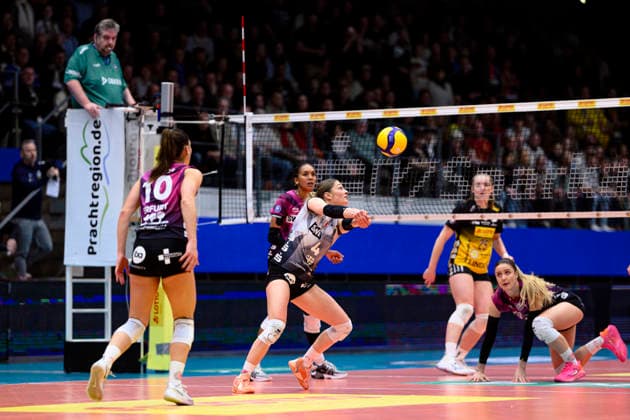 Kinga, Szueks outside attack, Schwarz Weiss Erfurt, 10 , Lotte, Goertz libera, Schwarz Weiss Erfurt, 4 , Darley Alianza Schwarz Weiss Erfurt, 14 , Monika, Brancuska diagonal attack, VfB Suhl LOTTO Thueringen, 25 , Alina, Zellin middle block, Schwarz Weiss Erfurt, 1 GER, Thuringia, VfB Suhl LOTTO Thüringen vs Schwarz Weiss Erfurt, Volleyball, Volleyball Bundesliga, Spielnr 2084, Saturday, 03 01 2026 GER, Thueringen, VfB Suhl LOTTO Thüringen vs Schwarz Weiss Erfurt, Volleyball, Volleyball Bundesliga, Spielnr 2084, Saturday, 03 01 2026 Eisenach Copyright: xEibner-Pressefoto MartinxHerbstx EP_MHT