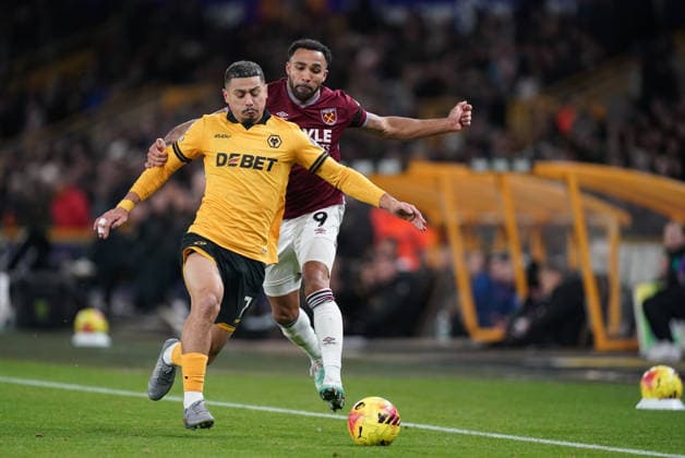 Wolverhampton Wanderers v West Ham United, Premier League Wolverhampton Wanderers midfielder AndrÃ (7) and West Ham United forward Callum Wilson (9) during the Wolverhampton Wanderers v West Ham United Premier League match at Molineux Stadium, Wolverhampton, England on 3 January 2026 Credit: Alex Young Every Second Media Editorial use only. All images are copyright Every Second Media Limited. No images may be reproduced without prior permission. All rights reserved. Premier League and Football League images are subject to licensing agreements with Football DataCo Limited. see https: www.football-dataco.com Copyright: xIMAGO EveryxSecondxMediax ESM-1733-0100 AlexxYoungx xEveryxSecondxMediax