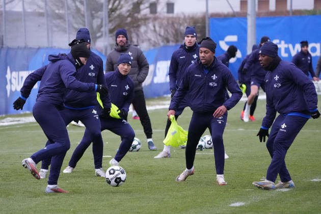 Max Pfister SV Darmstadt 98 vs Yosuke Furukawa SV Darmstadt 98 , Merveille Papela SV Darmstadt 98 , Jean Paul Boetius SV Darmstadt 98 03 01 2026 2 Bundesliga, Season 25 26 SV Darmstadt 98 Training kick-off, Stadion am Boellenfalltor, emonline, emspor,