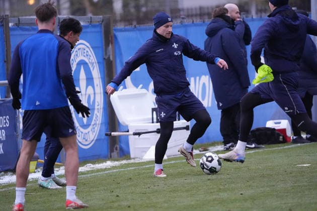 Fabian Holland SV Darmstadt 98 03 01 2026 2 Bundesliga, season 25 26 SV Darmstadt 98 training kick-off, Stadion am Boellenfalltor, emonline, emspor,