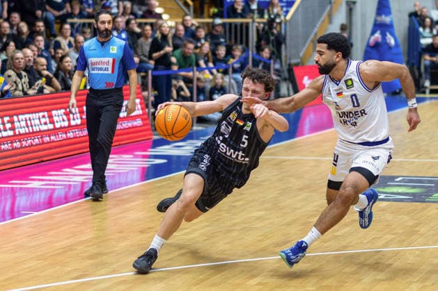 Fast final phase, Kaya Bayram Tigers Tuebingen, 05 Tyreese Blunt HAKRO Merlins Crailsheim, 00 GER, HAKRO Merlins Crailsheim vs Tigers Tuebingen, Basketball, BARMER 2 Bundesliga Bundesliga, Pro A, Season 2025 2026, 16 Matchday, 03 01 2026 GER, HAKRO Merlins Crailsheim vs Tigers Tuebingen, Basketball, BARMER 2 Bundesliga Bundesliga, Pro A, Season 2025 2026, 16 Matchday, 03 01 2026 Ilshofen Copyright: xEibner-Pressefoto ArdanxFuessmanx EP_AFN