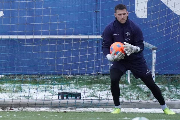 Goalkeeper Marcel Schuhen SV Darmstadt 98 haelt MAX 03 01 2026 2 Bundesliga, season 25 26 SV Darmstadt 98 training kick-off, Stadion am Boellenfalltor, emonline, emspor,