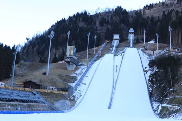 Milano Cortina 2026 Winter Olympic Games, Olympische Spiele, Olympia, OS - Ski jumping, Skispringen, Ski, nordisch Hill Pierre Teyssot MAXPPP ; Milano Cortina 2026 Winter Olympic Games - Ski Jumping Hill. Predazzo, Italy on January 3, 2026. Preparation of the ski jumping hill and production of snow with snow guns a month ahead of the next Winter Olympic Games. Ski Jumping Hill Pierre Teyssot Maxppp Predazzo Trentino South Tyrol Italy  Copyright: xMAXPPPxPierrexTeyssotx PT7_2920 PT7_2920