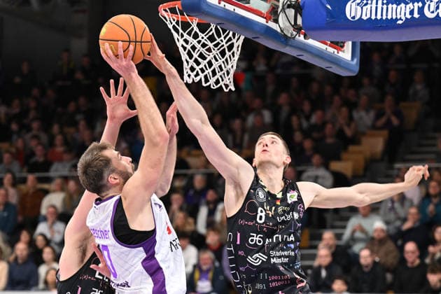 BG Göttingen Uni Baskets Münster Hendrik Drescher 10, GOT and Neil Masnic 8, MS in the BARMER 2 Basketball Bundesliga ProA match between BG Göttingen and Uni Baskets Münster at Sparkassen Arena on 03 01 2026 in Göttingen, Germany Göttingen Lower Saxony Germany