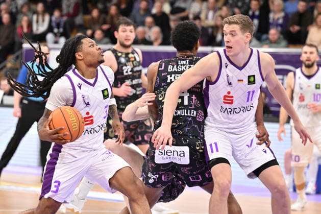 BG Göttingen Uni Baskets Münster Jordan Sears 3, GOT and Robin Lodders 11, GOT in the BARMER 2 Basketball Bundesliga ProA match between BG Göttingen and Uni Baskets Münster at Sparkassen Arena on 03 01 2026 in Göttingen, Germany Göttingen Lower Saxony Germany