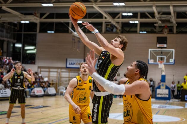Lucas Mayer Bozic Estriche Knights Kirchheim, 08 Lenny Liedtke BBC Bayreuth, 55 Tylan James Pope Bozic Estriche Knights Kirchheim, 09 GER, Bozic Estriche Knights Kirchheim vs BBC Bayreuth, BARMER 2 Basketball Bundesliga, 16 Matchday, Season 2025 2026, 03 01 2026 GER, Bozic Estriche Knights Kirchheim vs BBC Bayreuth, BARMER 2 Basketball Bundesliga, 16 Matchday, Season 2025 2026, 03 01 2026 Kirchheim an der Teck Copyright: xEibner-Pressefoto NinaxSanderx EP_NSR