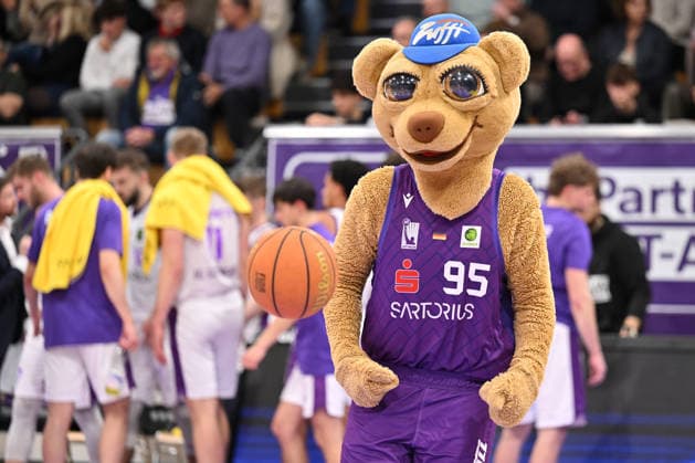 BG Göttingen Uni Baskets Münster mascot Zuffi GOT in the BARMER 2 Basketball Bundesliga ProA match between BG Göttingen and Uni Baskets Münster at the Sparkassen Arena on 03 01 2026 in Göttingen, Germany Göttingen Lower Saxony Germany