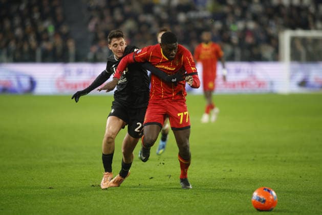 Andrea Cambiaso of Juventus FC and Mohamed Drame of US Lecce during the Italian Serie A, 2025 26 season, football match between Torino FC and Cagliari Calcio on 27 December 2025, at Stadio Olimpico - Grande Torino, Turin, Italy. Photo Nderim KACELI  Copyright: xNderimxKaceli IPAxSportx xipa-agency.netx xx IPA_69650429 IPA_Agency_IPA69650429
