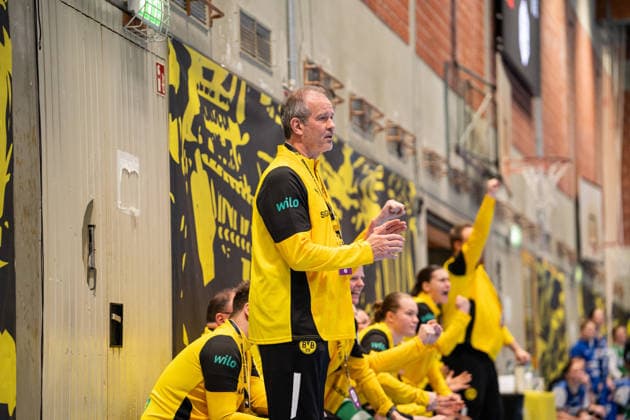 Borussia Dortmund GER vs HSG Blomberg Lippe GER , Handball, 1 Handball Bundesliga Women, 11 Matchday, 3 1 2026, Season 2025 2026, Dortmund Henk Groener Borussia Dortmund, Coach rejoices after a save by Sarah Wachter Borussia Dortmund, 12 Dortmund Sporthalle Wellinghofen Germany