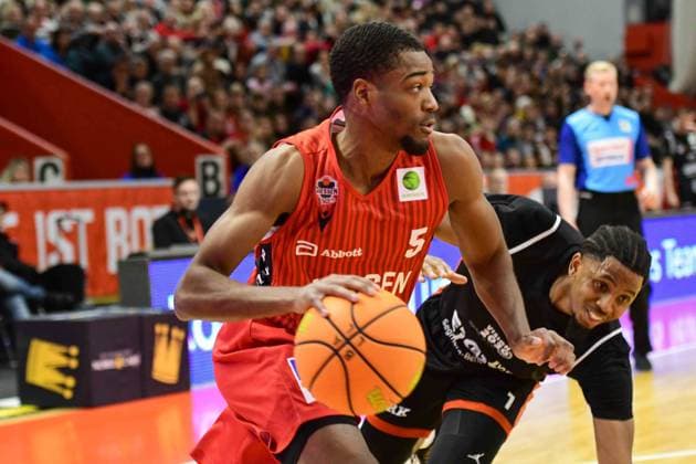 Devon Goodman, Trey Stewart 2 Bundesliga Pro A, Matchday 16, 46ers, Basketball, Basketball season 2025 2026, BBL, Germany, Gießen 46ers SBB Baskets Wolmirstedt, Gießen in red, Men, SBB Baskets black