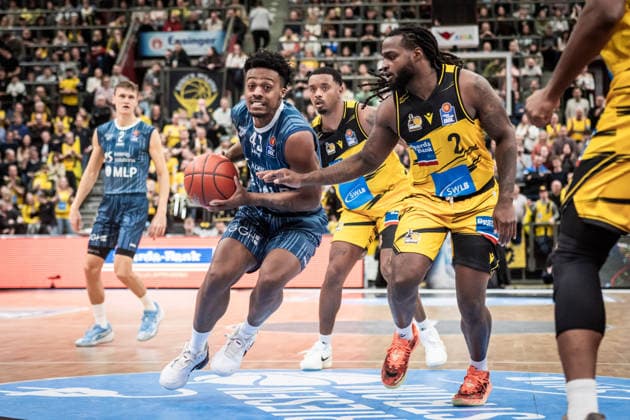 Eric Reed Jr MLP Academics Heidelberg, 43 vs Traveon Buchanan MHP RIESEN Ludwigsburg, 02 GER, MHP Riesen Ludwigsburg MLP Academics Heidelberg, easycredit BBL, Basketball, Bundesliga, Matchday 14, Season 2025 2026, 03 01 2026 GER, MHP Riesen Ludwigsburg MLP Academics Heidelberg, easycredit BBL, Basketball, Bundesliga, Matchday 14, Season 2025 2026, 03 01 2026 Ludwigsburg Copyright: xSandyxDinkelackerx EP_SDR