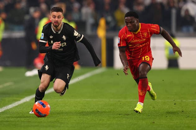 Edon Zhegrova (Juventus Fc) controls the ball, Serie A, Juventus FC v US Lecce , Allianz Stadium, January 3, 2026, Turin, Italy.
