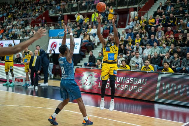 Damariae Horne MLP Academics Heidelberg, 0 , Yorman Polas Bartolo MHP RIESEN Ludwigsburg, 13 , GER, MHP RIESEN Ludwigsburg vs MLP Academics Heidelberg, easycredit BBL, Basketball, Bundesliga, Matchday 14, Season 2025 2026, 03 01 2026, GER, MHP RIESEN Ludwigsburg vs MLP Academics Heidelberg, easycredit BBL, Basketball, Bundesliga, Matchday 14, Season 2025 2026, 03 01 2026 Ludwigsburg Copyright: xEibner-Pressefoto SaschaxWaltherx EP_EER