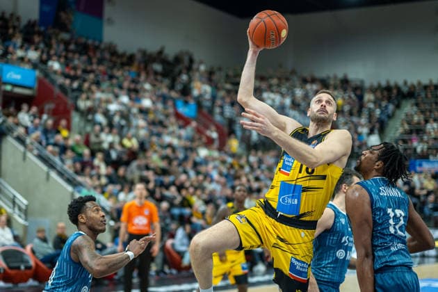 Jonas Wohlfarth Bottermann MHP RIESEN Ludwigsburg, 18 , Osun Osunniyi MLP Academics Heidelberg, 12 , GER, MHP RIESEN Ludwigsburg vs MLP Academics Heidelberg, easycredit BBL, Basketball, Bundesliga, Matchday 14, Season 2025 2026, 03 01 2026, GER, MHP RIESEN Ludwigsburg vs MLP Academics Heidelberg, easycredit BBL, Basketball, Bundesliga, Matchday 14, Season 2025 2026, 03 01 2026 Ludwigsburg Copyright: xEibner-Pressefoto SaschaxWaltherx EP_EER