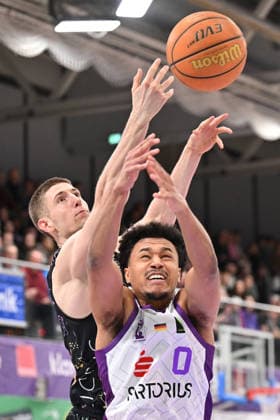 BG Göttingen Uni Baskets Münster Nils Schmitz 0, GOT and Neil Masnic 8, MS in the BARMER 2 Basketball Bundesliga ProA match between BG Göttingen and Uni Baskets Münster at Sparkassen Arena on 03 01 2026 in Göttingen, Germany Göttingen Lower Saxony Germany