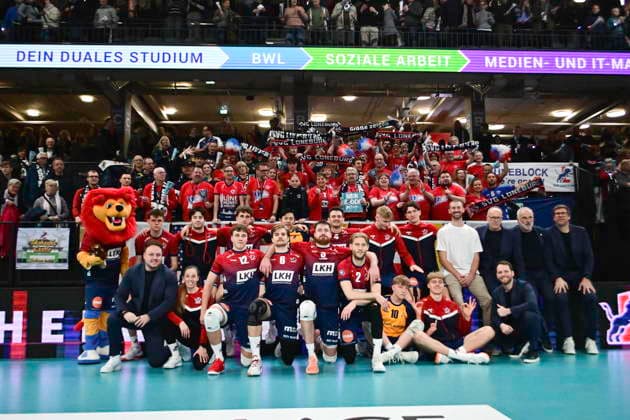 GER 1 VBL, SVG Lueneburg vs Barock Volleys MTV Ludwigsburg 03 01 2026, LKH Arena, Lueneburg, GER 1 VBL, SVG Lueneburg vs Barock Volleys MTV Ludwigsburg in the picture the Lueneburg team celebrates the victory nordphotoxGmbH xWitke nph00002
