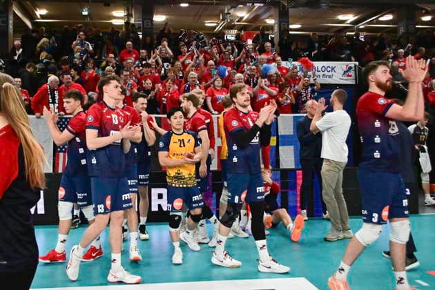 GER 1 VBL, SVG Lueneburg vs Barock Volleys MTV Ludwigsburg 03 01 2026, LKH Arena, Lueneburg, GER 1 VBL, SVG Lueneburg vs Barock Volleys MTV Ludwigsburg in the picture the Lueneburg team celebrates the victory nordphotoxGmbH xWitke nph00002