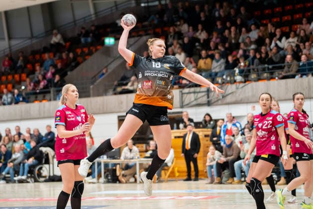 Handball I Women I Season 2025 2026 I 2 Bundesliga I 12 Matchday I VfL Waiblingen Rostocker HC I 03 01 2026 Kimberly Eileen Gisa 18, VfL Waiblingen Tigers im Wurf Waiblingen Rundsporthalle Baden Württemberg Germany Copyright: xLobeca MaxxPetershansx