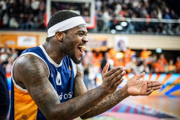 Rostock, Germany 03 January 2026 1 BBL 2025 2026 Rostock Seawolves vs Skyliners Frankfurt In the picture TJ Crockett Jr ROSTOCK SEAWOLVES cheers Copyright: xFotostandx xVoelkerx