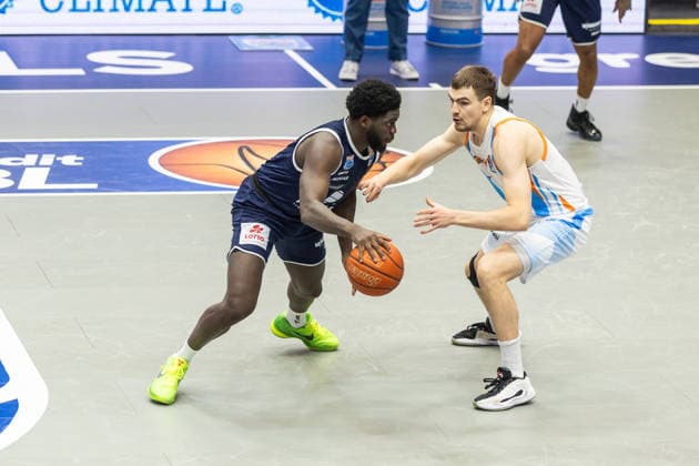 GER, easy Credit Basketball Bundesliga, Syntainics MBC Science City Jena 03 01 2026, Stadthalle, Weißenfels, GER, easy Credit Basketball Bundesliga, Syntainics MBC Science City Jena Khyri Thomas Syntainics MBC, 0 , Lorenz Bank Science City Jena, 25 Â Photo Alexander Trienitz Weißenfels Stadthalle Sachsen Anhalt Germany