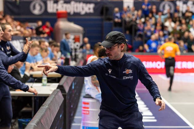 GER, easy Credit Basketball Bundesliga, Syntainics MBC Science City Jena 03 01 2026, Stadthalle, Weißenfels, GER, easy Credit Basketball Bundesliga, Syntainics MBC Science City Jena Björn Harmsen Head Coach , Science City Jena Â Photo Alexander Trienitz Weißenfels Stadthalle Sachsen Anhalt Germany