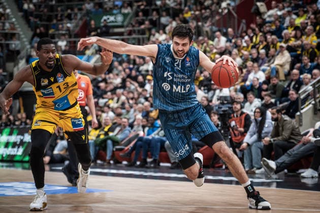 Mateo Seric MLP Academics Heidelberg, 21 pursued by Yorman Polas Bartolo MHP RIESEN Ludwigsburg, 13 GER, MHP Riesen Ludwigsburg MLP Academics Heidelberg, easycredit BBL, Basketball, Bundesliga, 14 Matchday, Season 2025 2026, 03 01 2026 GER, MHP Riesen Ludwigsburg MLP Academics Heidelberg, easycredit BBL, Basketball, Bundesliga, 14 Matchday, Season 2025 2026, 03 01 2026 Ludwigsburg Copyright: xSandyxDinkelackerx EP_SDR