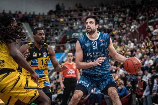 Mateo Seric MLP Academics Heidelberg, 21 vs Yorman Polas Bartolo MHP RIESEN Ludwigsburg, 13 and Traveon Buchanan MHP RIESEN Ludwigsburg, 02 GER, MHP Riesen Ludwigsburg MLP Academics Heidelberg, easycredit BBL, Basketball, Bundesliga, Matchday 14, Season 2025 2026, 03 01 2026 GER, MHP Riesen Ludwigsburg MLP Academics Heidelberg, easycredit BBL, Basketball, Bundesliga, Matchday 14, Season 2025 2026, 03 01 2026 Ludwigsburg Copyright: xSandyxDinkelackerx EP_SDR