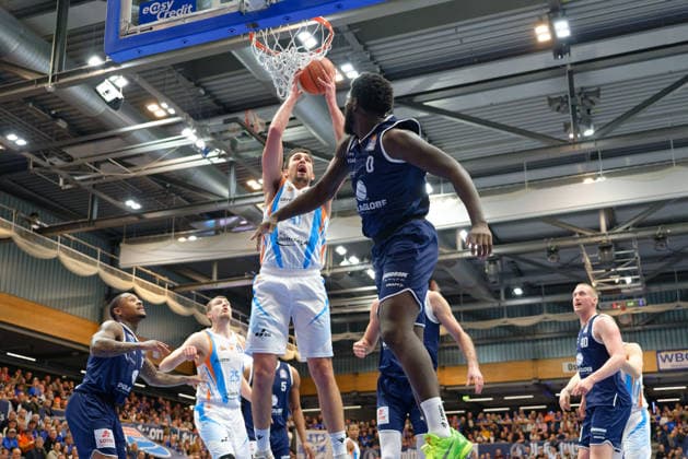 Alex Herrera Jena, 41 , Khyri Thomas MBC, 0 , Syntainics MBC vs Science City Jena, Basketball, 1 Bundesliga, Men, Season 2025 26, 14 Matchday, 03 01 2026 Weissenfels Stadthalle Sachsen Anhalt Germany
