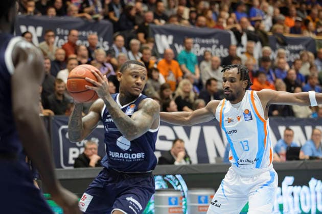 Charles Callison MBC, 23 , Keith Braxton JR Jena, 13 , Syntainics MBC vs Science City Jena, Basketball, 1 Bundesliga, Men, Season 2025 26, 14 Matchday, 03 01 2026 Weissenfels Stadthalle Sachsen Anhalt Germany